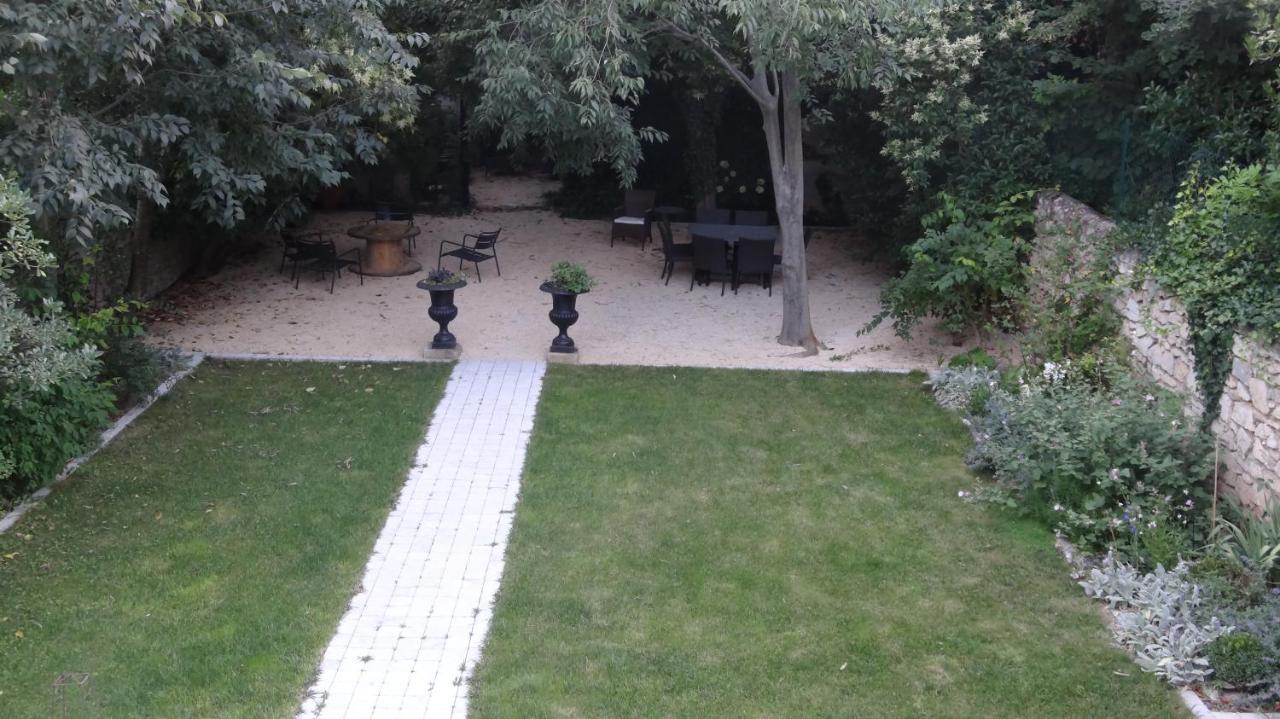 Chambre côté jardin Nîmes Esterno foto