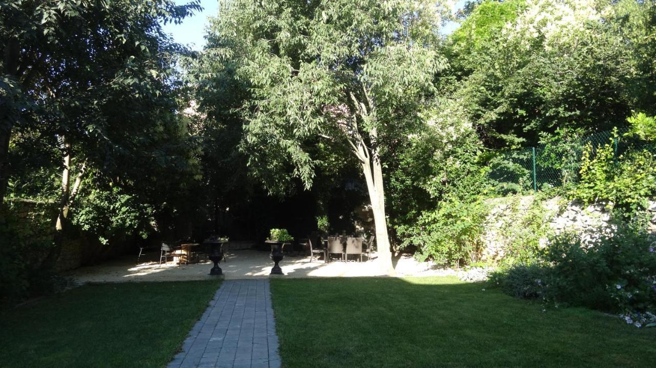 Chambre côté jardin Nîmes Esterno foto