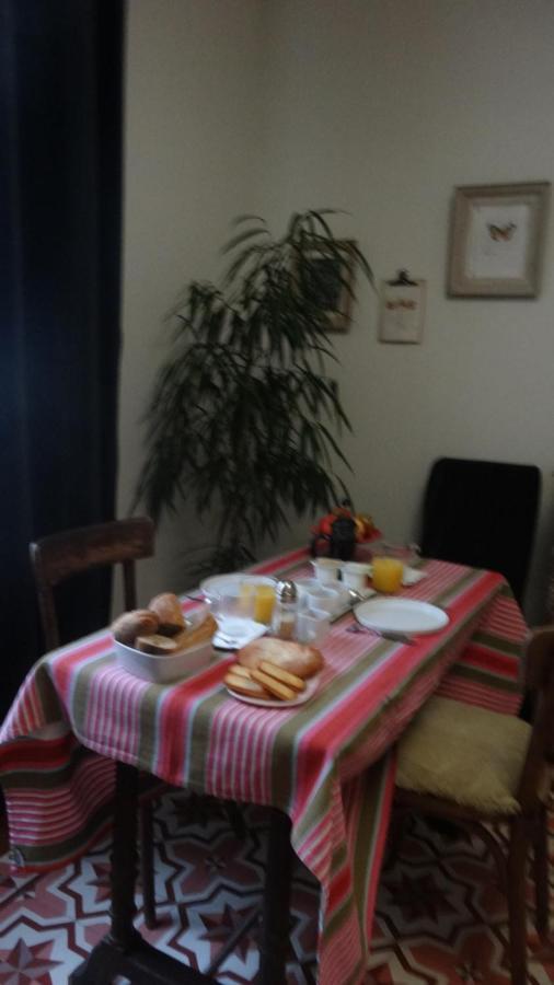 Chambre côté jardin Nîmes Esterno foto