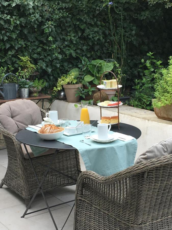 Chambre côté jardin Nîmes Esterno foto